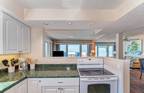 Longboat Key Condo | Unit #218 Sand Cay Beach Resort Gulf Front