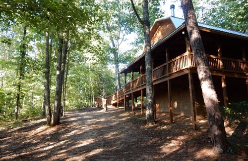 Pine Mountain Cabin | Auburn or Alabama Football! - 1 hour; Callaway Fall Festivals - 15 minutes.