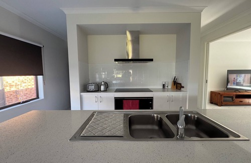 Marshall House | V Nine Spacious and peaceful