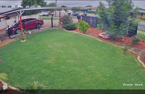 Harristown Apartment | VACANT NOW. Budget Studio room with all you need. Near shops and Uni.