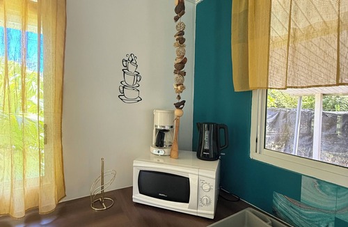 Teahupoo House | Vahine Ori Lodge - Private Beach