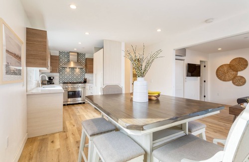 Santa Ana Heights House | Velvet Sand Buyout by AvantStay | Steps to Newport Beach | Sleeps 22
