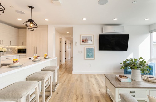 Santa Ana Heights House | Velvet Sand Buyout by AvantStay | Steps to Newport Beach | Sleeps 22