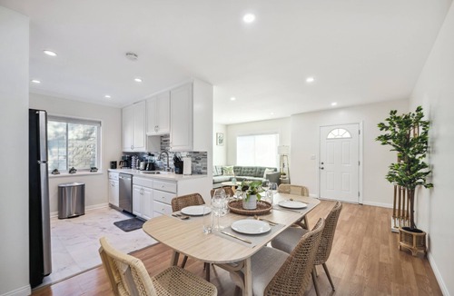 Mar Vista House | Venice Blvd Bliss - Beach and Airport 10 min away