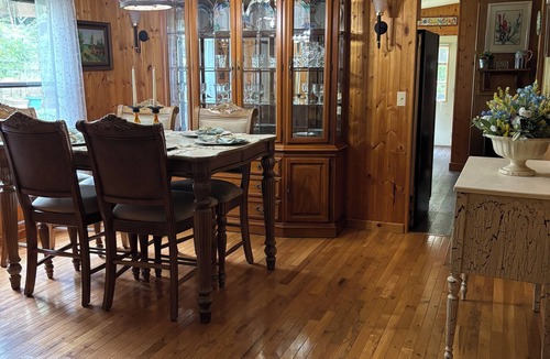 Clanton House | Very charming 4-bedroom 2 bath house on beautiful Lay Lake.