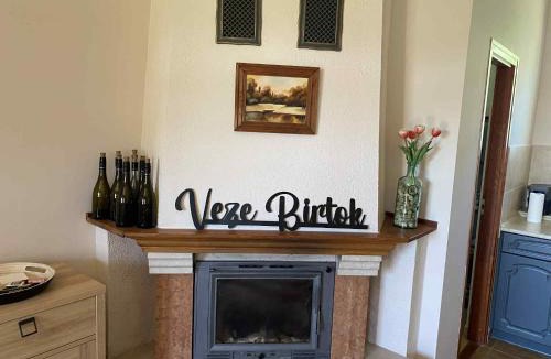 Mad Apartment | Veze-Birtok Apartman