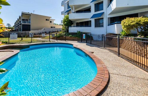 Bongaree Apartment | Views, Pool, Air-conditioning In Bongaree