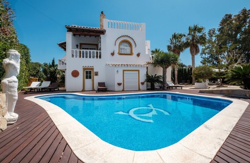 Santa Eulalia del Rio Villa | Villa 'Alba' with Private Pool, Wi-Fi and Air Conditioning
