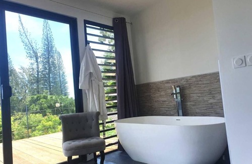 Arue Villa | Villa Bounty with Private Pool and Panoramic Ocean Views - Bounty Lodge Tahiti