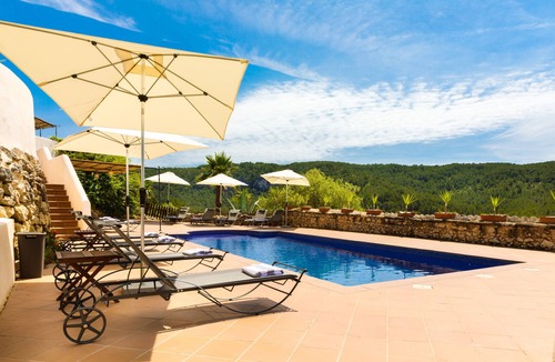Sitges Town Center House | Villa by Natural Park | 15 mins to Sitges Beach