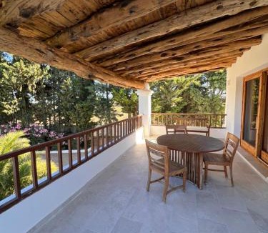 Sant Jordi de Ses Salines Villa | Villa en zona Playa D'en Bossa con gran piscina