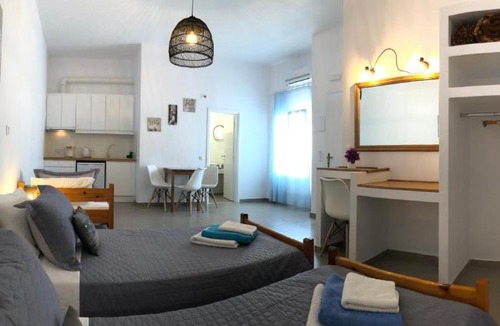 Kamari Apartment | Villa Gambas Beach Studios