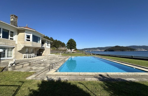 Chancelas Ski Chalet | Villa in Chancelas with direct access to the beach