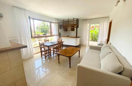 Ibiza Town House | Villa Los Robles en Playa den Bossa con Piscina Privada