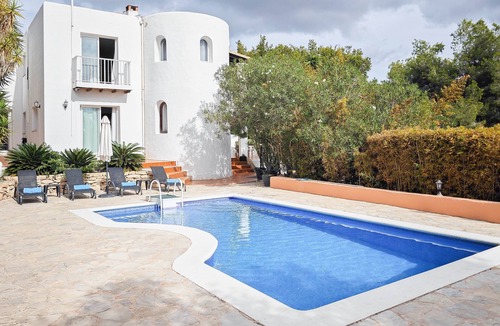 Santa Eulalia del Rio Villa | Villa 'Mercedes' with Sea View, Wi-Fi and Air Conditioning