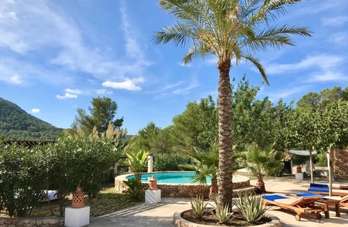 Sant Josep de sa Talaia Villa | Villa 'Sa Paissa De Can Sergent' with Mountain Views, Wi-Fi, and Air Conditioning