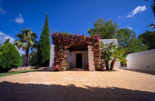 Sant Rafael de Sa Creu Villa | Villa Tegui is just a 15 min drive to Ibiza Town