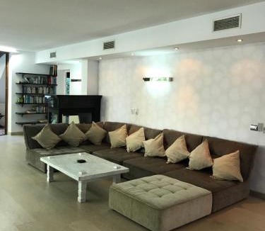 Atalaya-Isdabe Villa | Villa with Heated Pool and Jacuzzi close to Puerto Banus and Beach