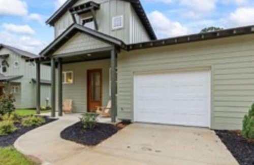 Jacksons' Gap House | Villas at Bay Ridge Unit 7