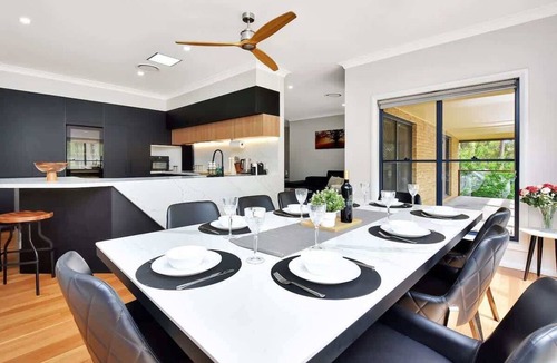North Rothbury House | Vine & Valley Retreat