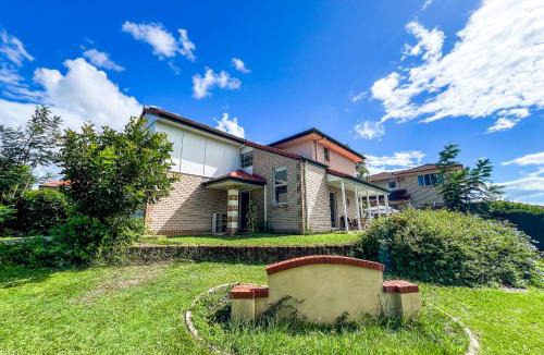 Runcorn House | Vista Air conditioned Holiday Dream Castle Youth Hotel