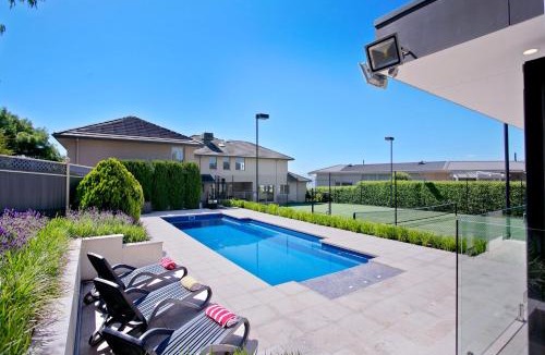 Mount Martha House | Vue de la Mer Luxe Retreat - Tennis, Pool, Views