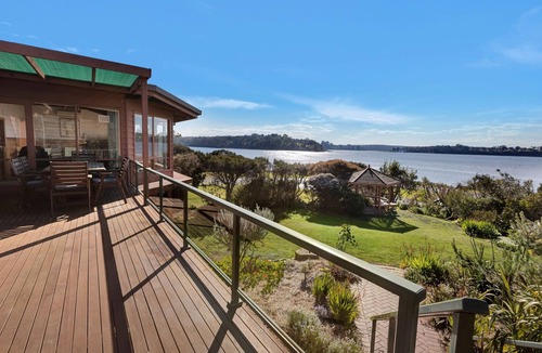 Lake Tyers Beach House | Wake up to panoramic views of the lake from the comfort of your cozy retreat
