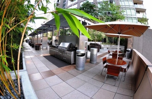 Downtown Los Angeles Condo | Walk To Staples,LA Live!,Conv.Cntr.,Cafes, Bars, Movies