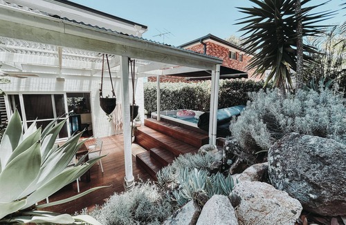 Salamander Bay House | Wanda Wanda House - Hot Tub & 150m to the Sand