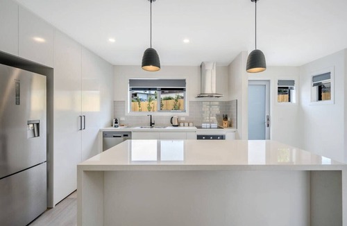 Warrane Villa | "Waratah Villa" No.6 | CBD & Airport 10min