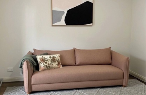 Oak Park House | Warm & inviting home close to Melbourne airport & CBD