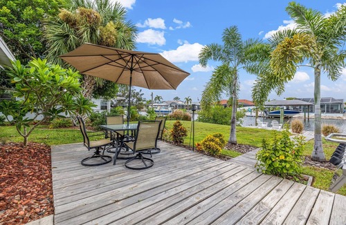 Apollo Beach House | Water Front Home Island Paradise, come explore true tranquility.