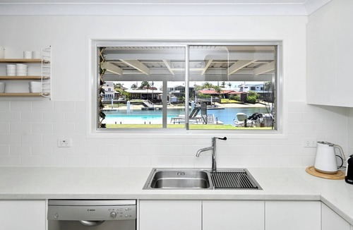 Buddina House | Waterfront Delight - Pool, Aircon ZG8