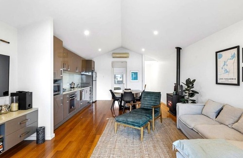 Nagambie Apartment | Waterfront Luxury on Lake Nagambie | Pool Balcony Stunning Views