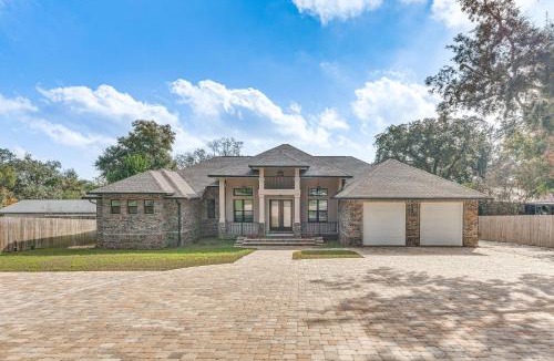 South Pensacola House | Waterfront Retreat with Outdoor Oasis in Pensacola