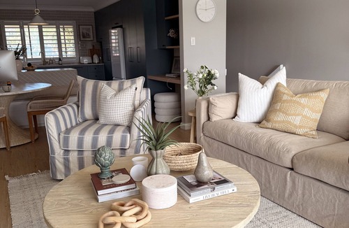 Runaway Bay Villa | Waterfront Villa, minutes from local Cafe's, Shops and the Broadwater