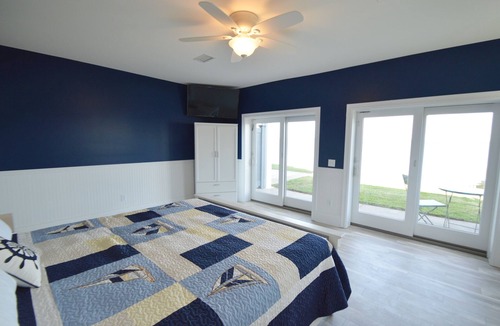 Geneva Bed & Breakfast | Waters Edge B&B Resort