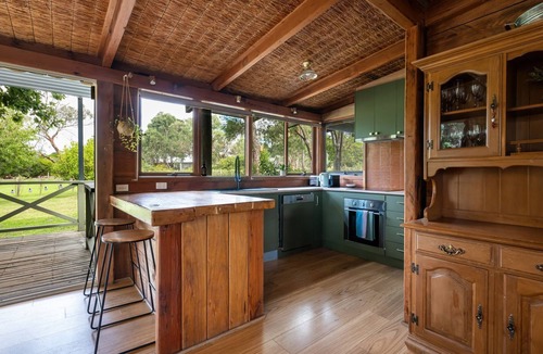 Frankston South House | Wattlewood | Mid Century Chic with Outdoor Serenity