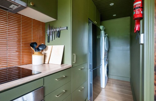Frankston South House | Wattlewood | Mid Century Chic with Outdoor Serenity