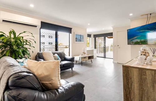 Labrador Apartment | Welcome to our Private & exclusive Rooftop Retreat. 100m to the Broadwater