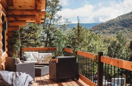 Saint-Philemon Ski Chalet | Welcome to the JUNGLE - Log cabine - SPA