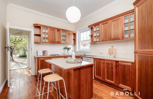 Shepparton South House | Welcome to your perfect getaway in the heart of Shepparton! Nestled in the CBD