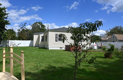 Walton Park House | Welcoming house with one private bedroom and private entrance with bathroom