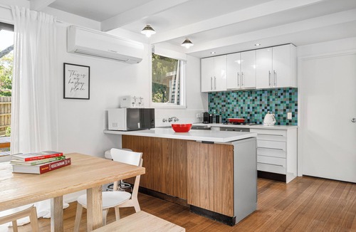 Tootgarook House | WHITE BEACH COTTAGE, COASTAL BEACH HOLIDAY HOME, TOOTGAROOK
