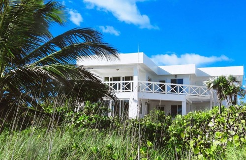 Port Howe House | White Ocean Coral - Private Beach Villa