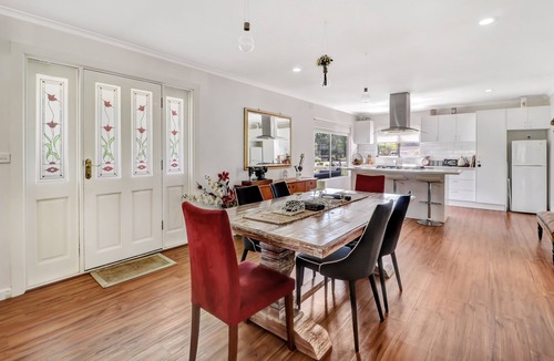Macs Cove Cottage | White Willow Escape: Come and discover the charms of White Willow Escape