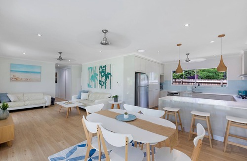 Jubilee Pocket House | Whitsunday Palms Holiday House in Airlie Beach