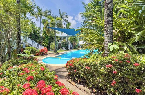 Jubilee Pocket Apartment | Whitsundays Mango House: Pool & Tropical Views
