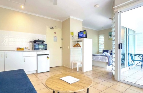 Jubilee Pocket Apartment | Whitsundays studio with pool and garden