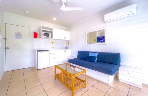 Jubilee Pocket Apartment | Whitsundays Studio with Pool & Tropical Garden